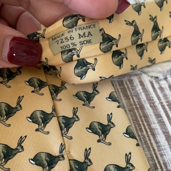 HERMES Tie, Hares/ Rabbit, 100% Silk, MA 7256 , Made in France - Picture 5 of 6